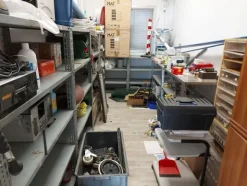 10#8011 Arredi per ufficio e spogliatoi