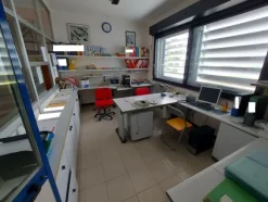 3#7700 Arredi ufficio e infissi