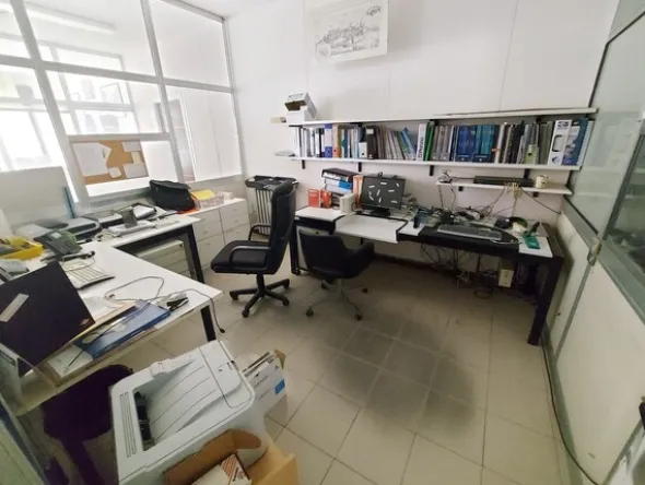 3#7700 Arredi ufficio e infissi