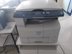 3#7700 Arredi ufficio e infissi