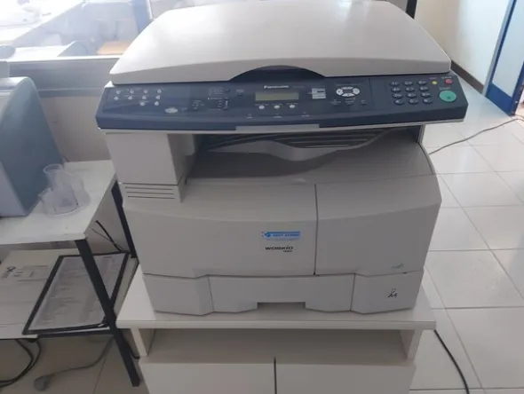 3#7700 Arredi ufficio e infissi