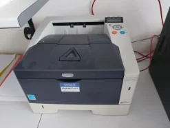 3#7700 Arredi ufficio e infissi