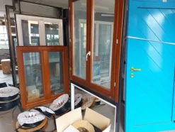 3#7700 Arredi ufficio e infissi
