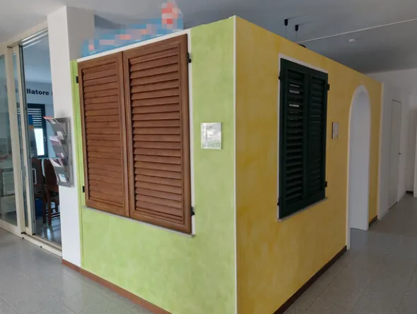 3#7700 Arredi ufficio e infissi