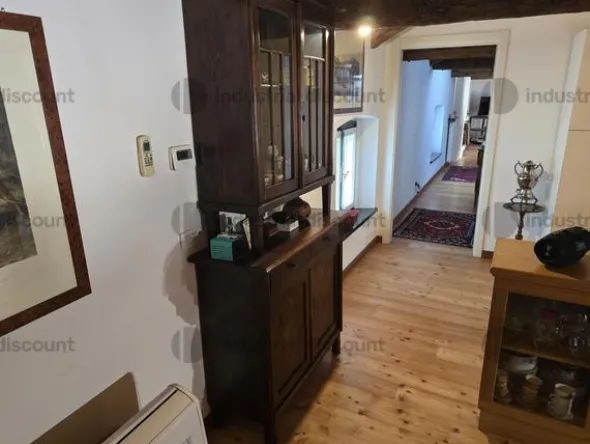 1#10228 Arredo abitazione
