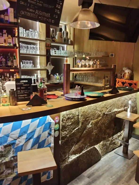 Arredo completo birreria/bar