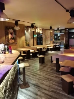 Arredo completo birreria/bar