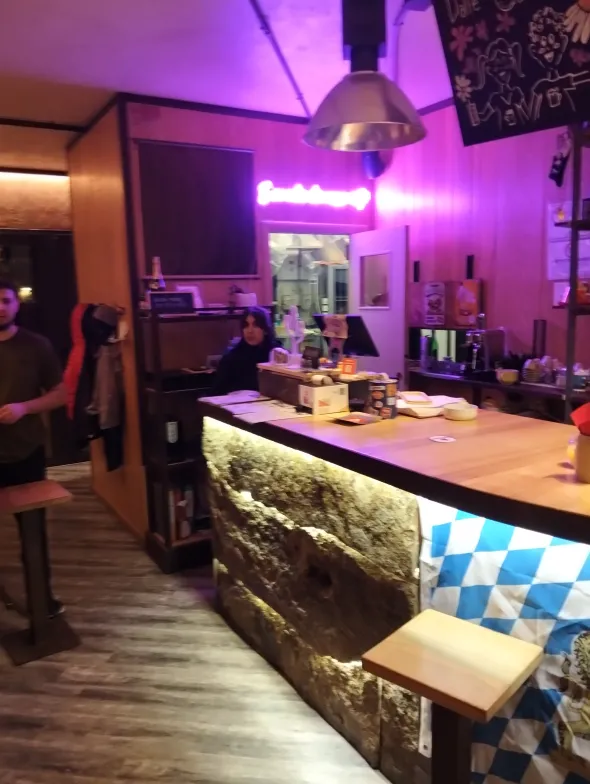 Arredo completo birreria/bar