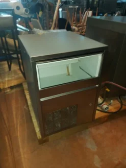 4#8503 Arredo da bar