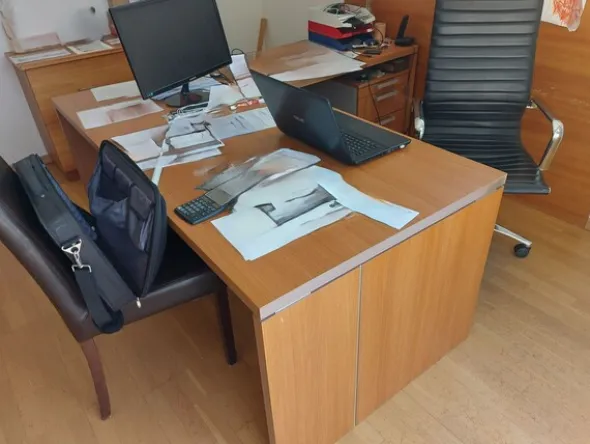 2#8602 Arredo da ufficio