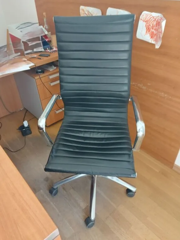 2#8602 Arredo da ufficio