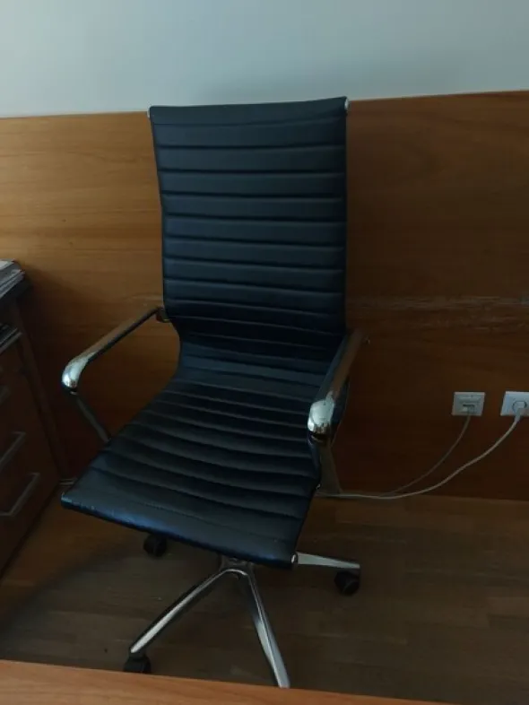 2#8602 Arredo da ufficio