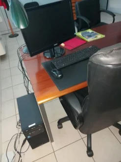 18#8076 Arredo da ufficio ed attrezzature elettroniche