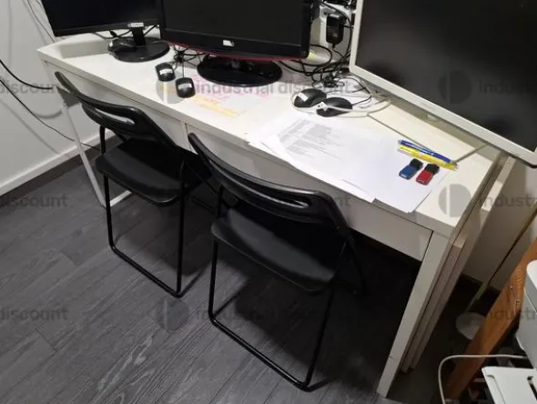 4#8857 Arredo e attrezzatura da ufficio