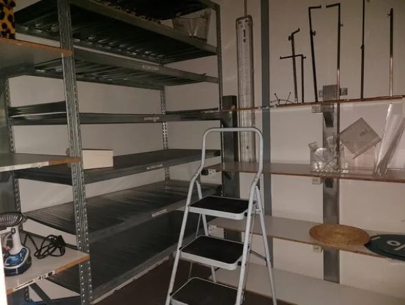 16#7897 Arredo e attrezzature negozio abbigliamento
