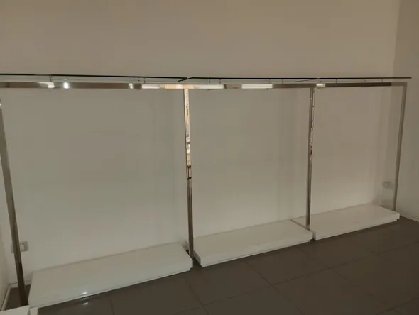 16#7897 Arredo e attrezzature negozio abbigliamento