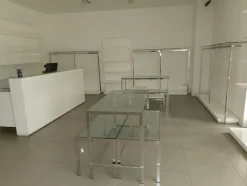 16#7897 Arredo e attrezzature negozio abbigliamento