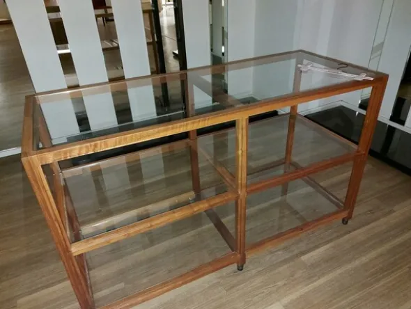 17#7897 Arredo e attrezzature negozio abbigliamento