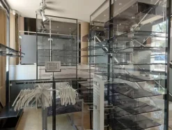 14#7897 Arredo e attrezzature negozio abbigliamento