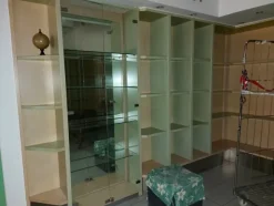 13#7897 Arredo e attrezzature negozio calzature