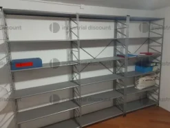 3#8743 Arredo ed attrezzatura da ufficio