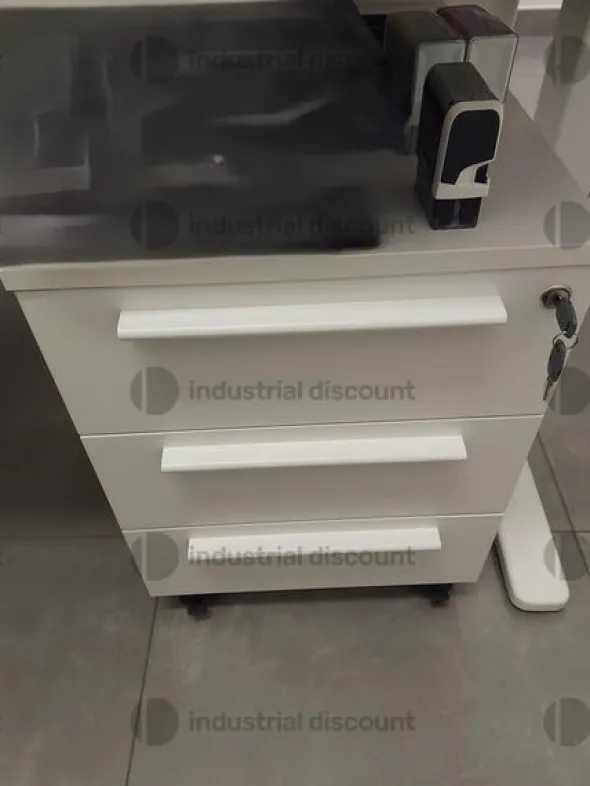 1#9148 Arredo ed attrezzature elettroniche