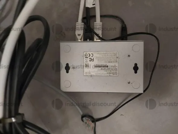 1#9148 Arredo ed attrezzature elettroniche