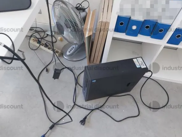 20#9805 Arredo e macchine elettroniche da ufficio