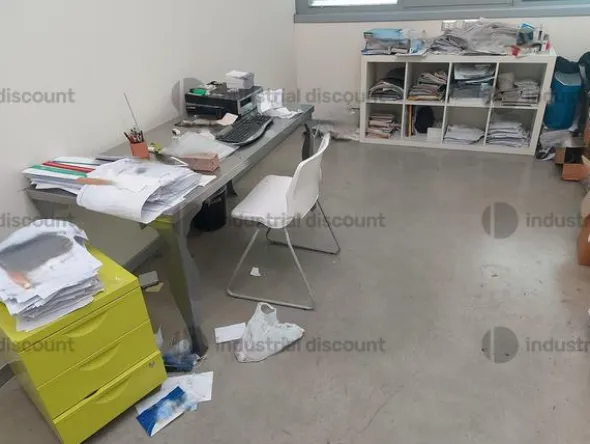 20#9805 Arredo e macchine elettroniche da ufficio