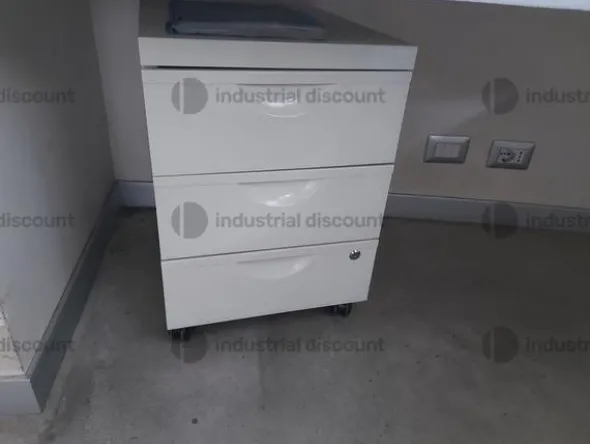 20#9805 Arredo e macchine elettroniche da ufficio