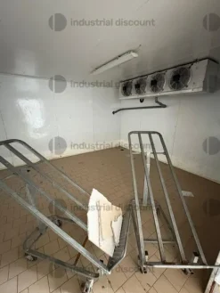 45#9470 Arredo negozio per distribuzione di prodotti ortofrutticoli