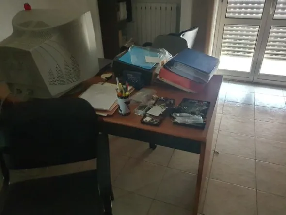 8#7628 Arredo ufficio