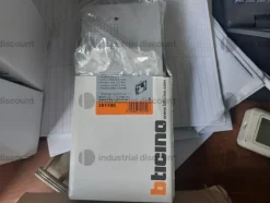 1#9321 Arredo ufficio e attrezzatura edilizia