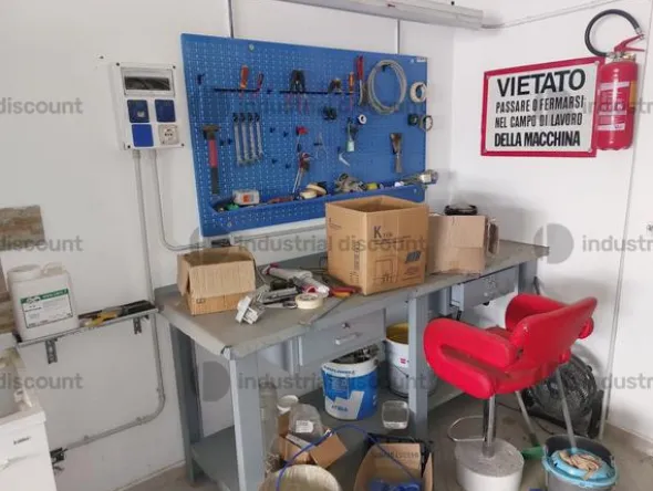 1#9321 Arredo ufficio e attrezzatura edilizia