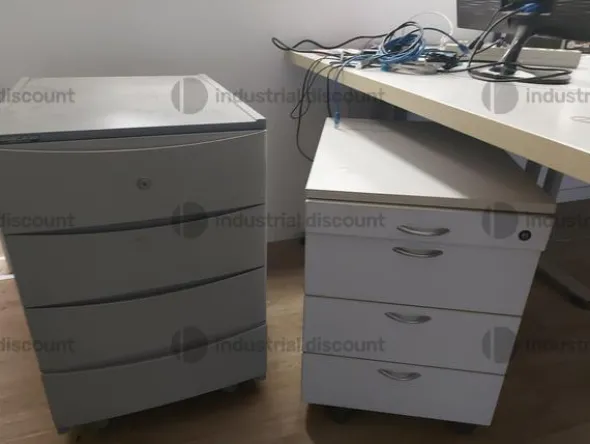 1#8705 Arredo ufficio e materiale elettronico