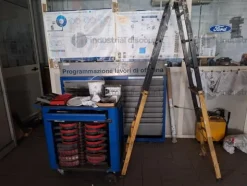 3#9630 Arredo uffici per officina e accettazione officina