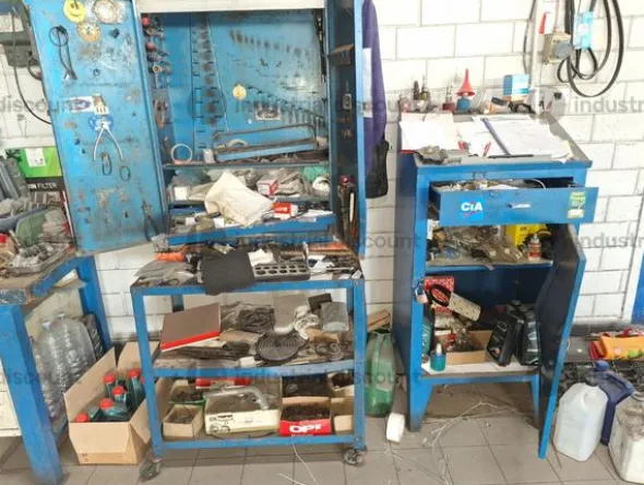 3#9630 Arredo uffici per officina e accettazione officina