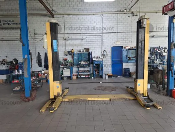 3#9630 Arredo uffici per officina e accettazione officina