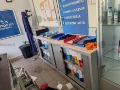 3#9630 Arredo uffici per officina e accettazione officina