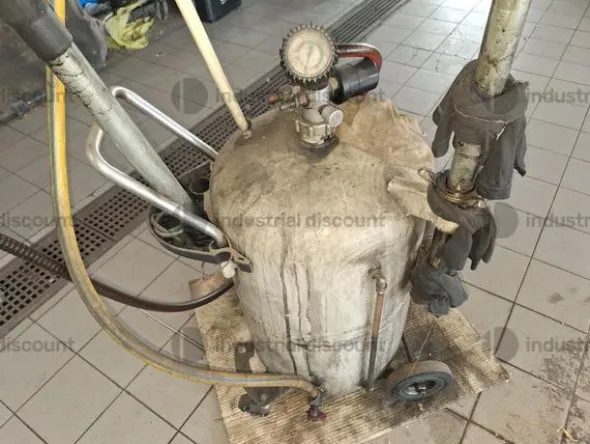 3#9630 Arredo uffici per officina e accettazione officina
