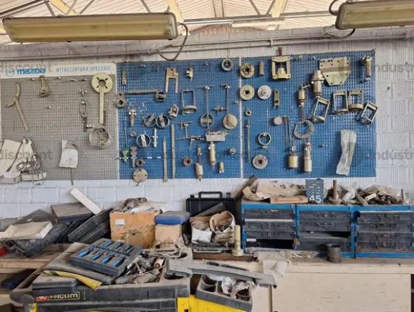 3#9630 Arredo uffici per officina e accettazione officina