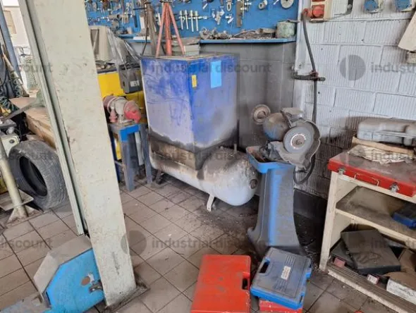 3#9630 Arredo uffici per officina e accettazione officina