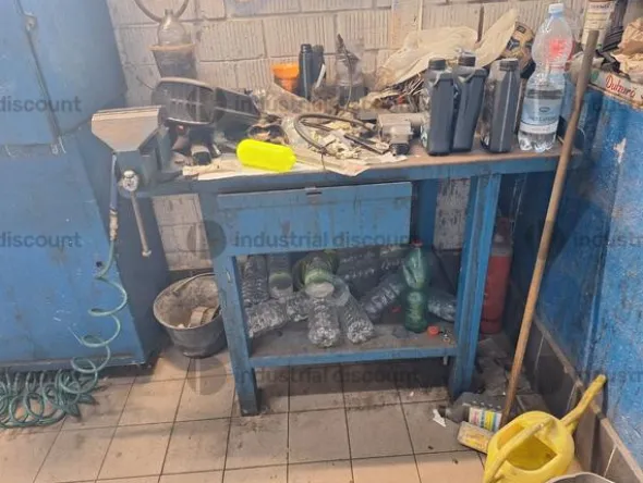 3#9630 Arredo uffici per officina e accettazione officina