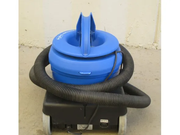 Aspirapolvere ecolab mod. floormatic bluevac + n. 20813