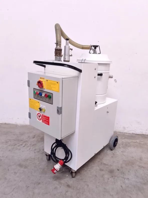 ASPIRATORE INDUSTRIALE POLVERI – NILFISK (MF-PR-ASP-75)