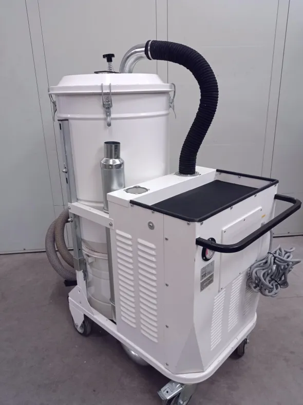 ASPIRATORE INDUSTRIALE POLVERI – NILFISK( MF-PR-ASP-69)