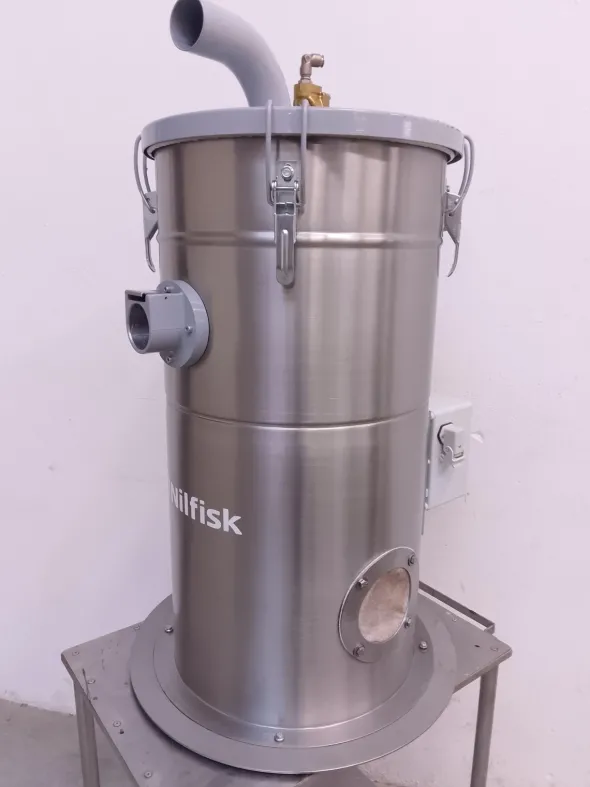 ASPIRATORE INDUSTRIALE POLVERI - NILFISK (MF-PR-ASP-74)
