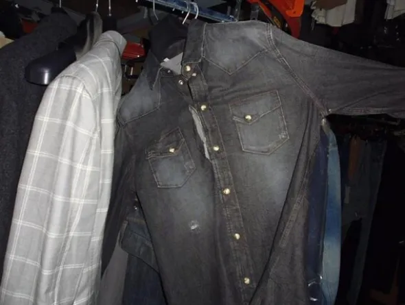 1#8042 Asta di capi di abbigliamento