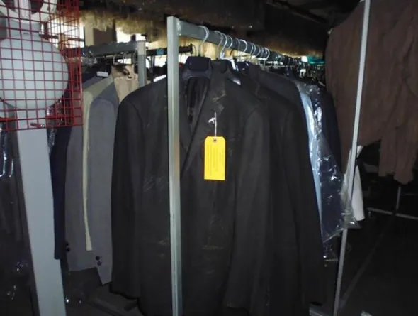 1#8042 Asta di capi di abbigliamento