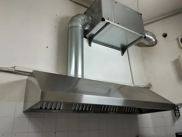 ATTREZZATURA BAR/ CUCINA